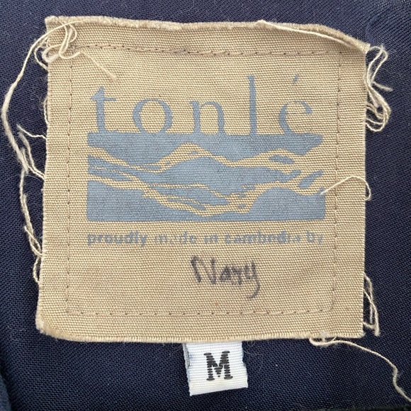 Tonle cirque top - sustainably made in Cambodia with dead stock fabric - Picture 3 of 5
